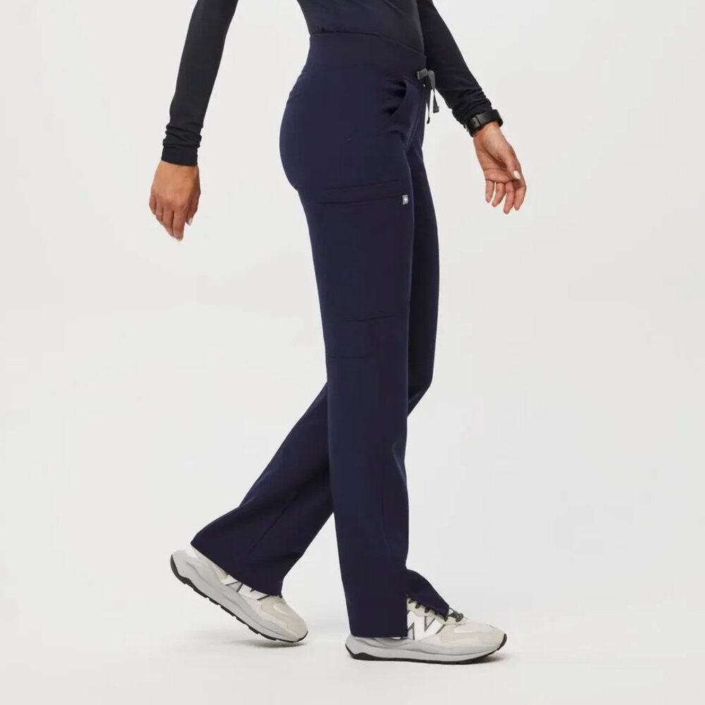FIGS Kade Cargo Scrub Pants in Navy Size Small